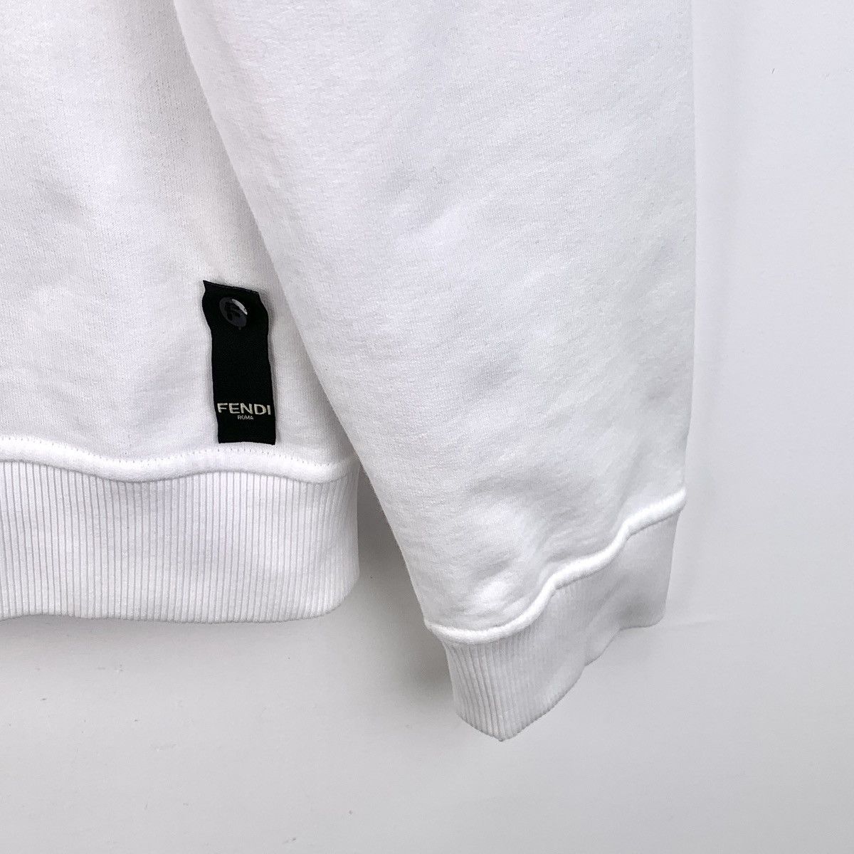 Fendi Fendi Logo Letter Embossed Long Sleeve Sweatshirt K26WX Size US XL / EU 56 / 4 - 5 Thumbnail