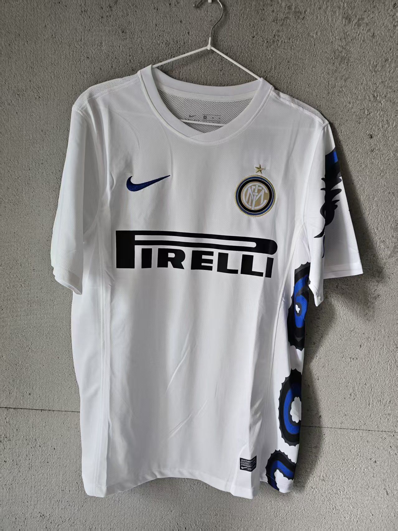 Other 2010 2011 Inter Milan Jersey White Size US XL / EU 56 / 4 - 1 Thumbnail