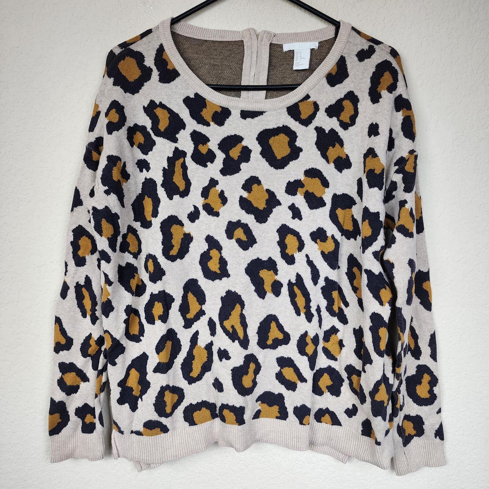 H&M H&M Medium Leopard Cheetah Print Sweater Size M / US 6-8 / IT 42-44 - 1 Thumbnail