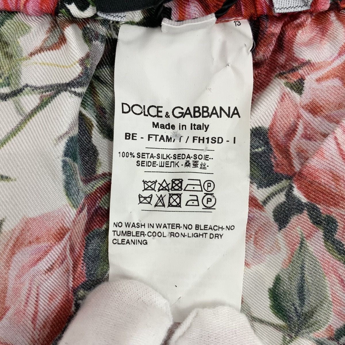 Dolce & Gabbana Dolce & Gabbana Full Rose Print Silk Casual Shorts K26WX Size 26" / US 2 / IT 38 - 6 Thumbnail