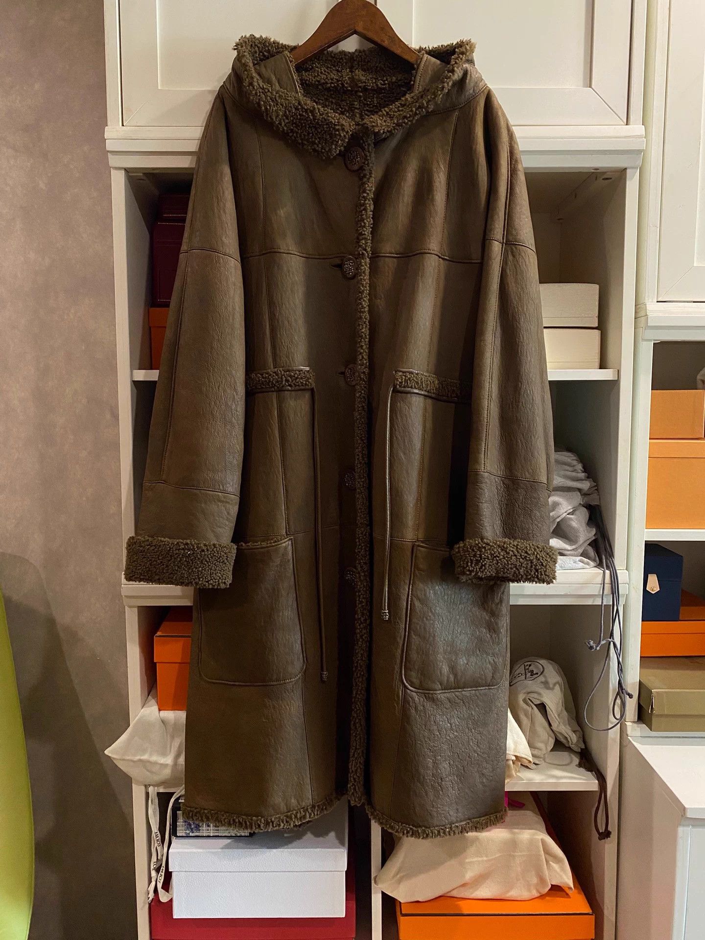 Chanel Chanel Shearling Coat 36 Vintage-Inspired Adjustable Waist Size XS / US 0-2 / IT 36-38 - 1 Thumbnail