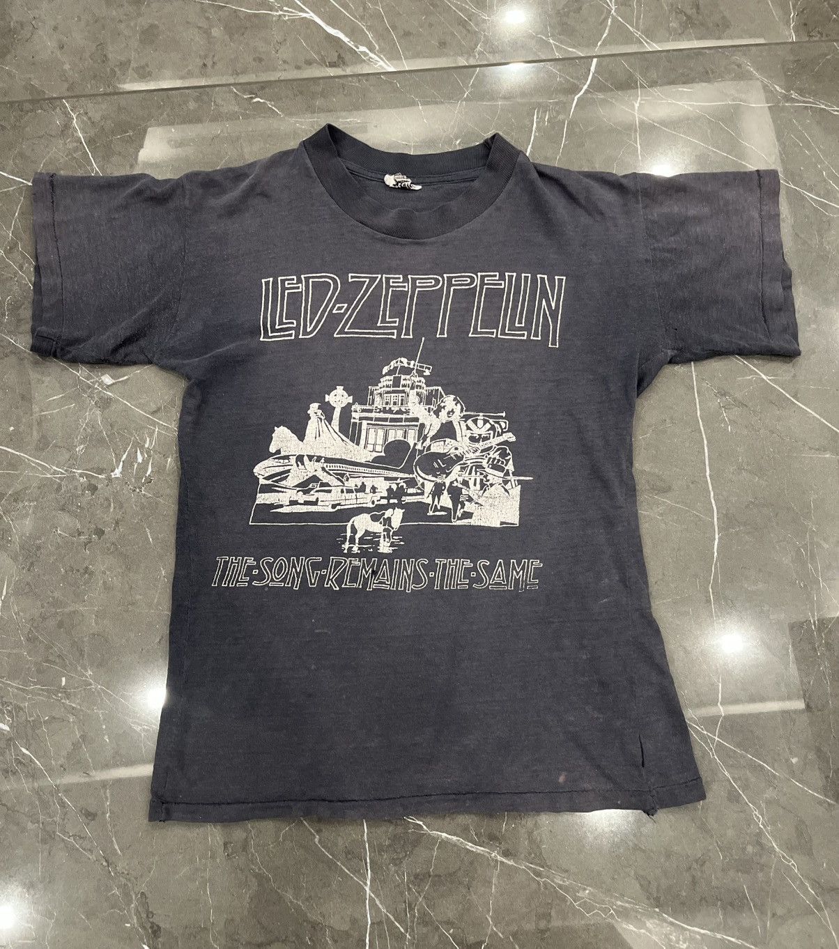 Band Tees × Led Zeppelin × Vintage Vintage 1970's Led Zeppelin The Song Remains The Same RARE Size US S / EU 44-46 / 1 - 1 Thumbnail