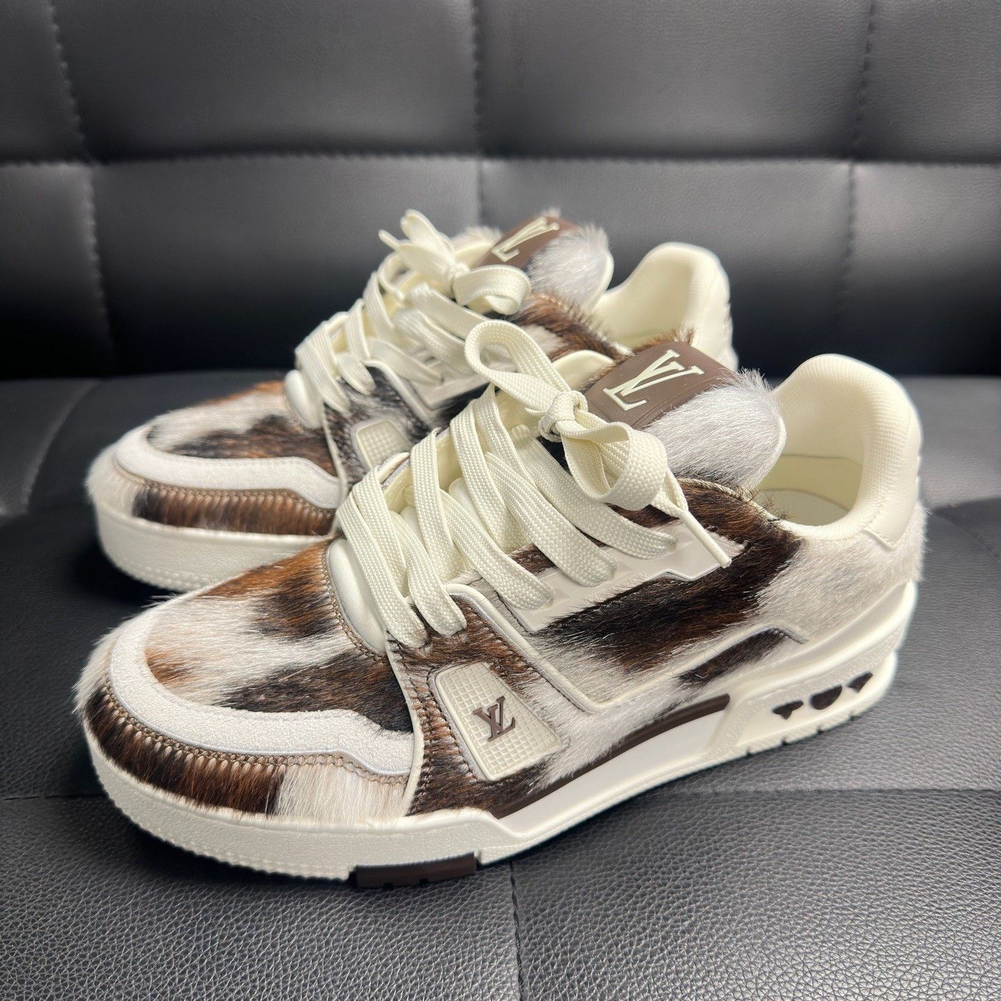 Louis Vuitton Louis Vuitton 25 Trainer Low-Top Sneakers Size US 5.5 / IT 35.5 - 1 Thumbnail