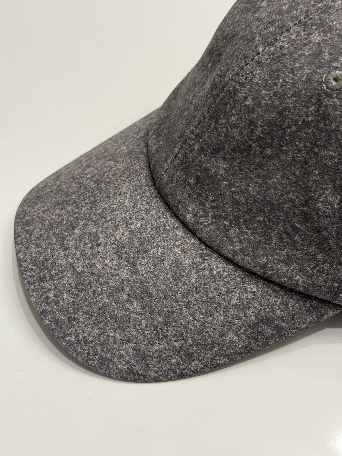 Bottega Veneta Bottega Veneta Printed Leather Cap NWT Size ONE SIZE - 4 Thumbnail