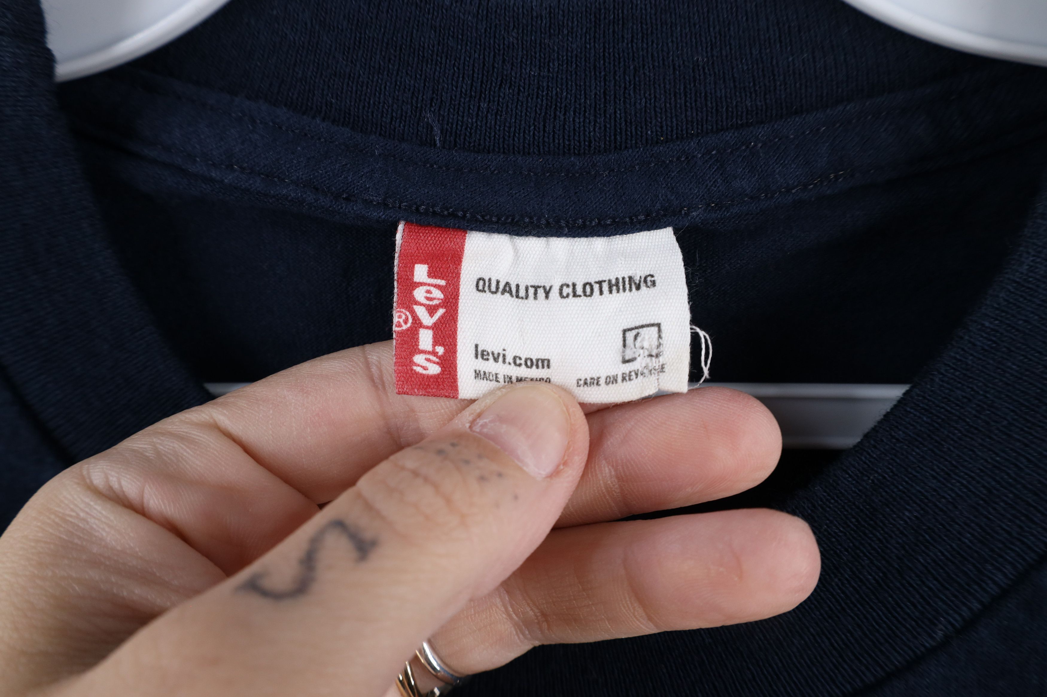 Levi's × Vintage Vintage 90s Levis Out USA Flag Long Sleeve T-Shirt Blue Size US L / EU 52-54 / 3 - 5 Thumbnail