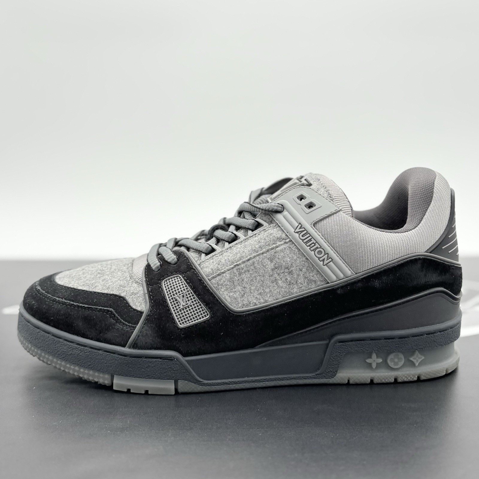 Louis Vuitton (10.5-11) Louis Vuitton Trainer ' Black Grey '| SUPER CLEAN! Size US 11 / EU 44 - 8 Thumbnail