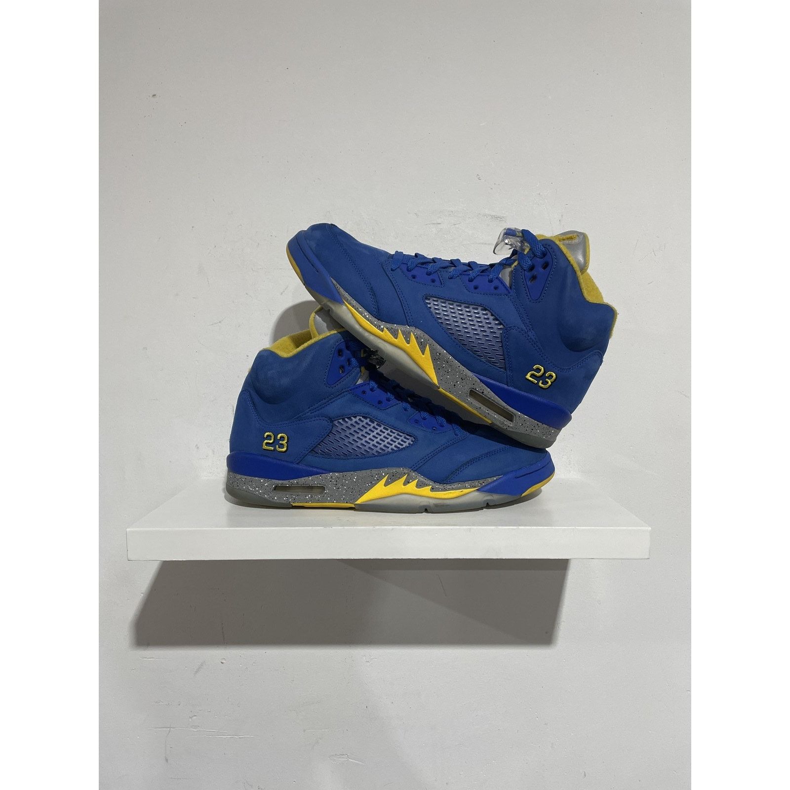 Jordan Brand JORDAN 5 LANEY VASITY ROYAL SIZE 10 PREOWNED Size US 10 / EU 43 - 1 Thumbnail