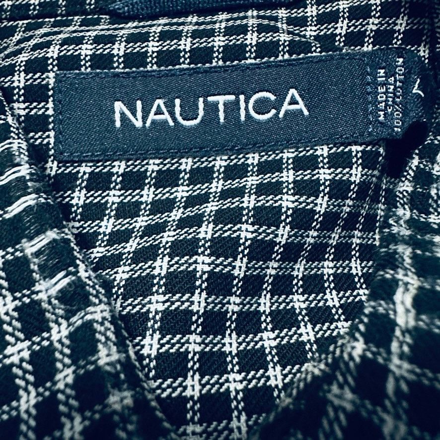 Nautica Nautica navy plaid heavyweight button down Size US L / EU 52-54 / 3 - 5 Thumbnail
