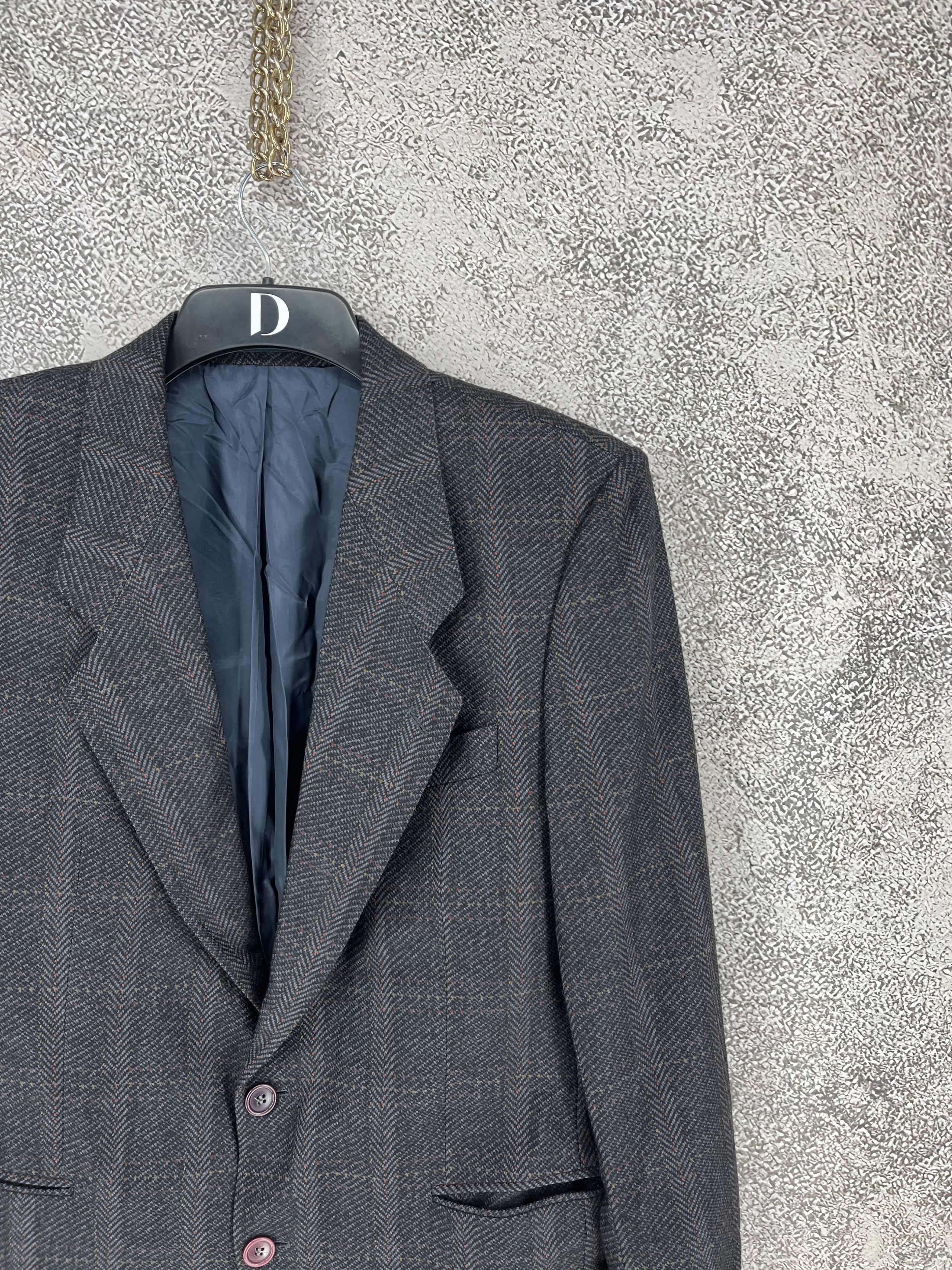 Hugo Boss Vintage Hugo Boss Paris Blazer — Two Button Classic Size 40S - 5 Thumbnail
