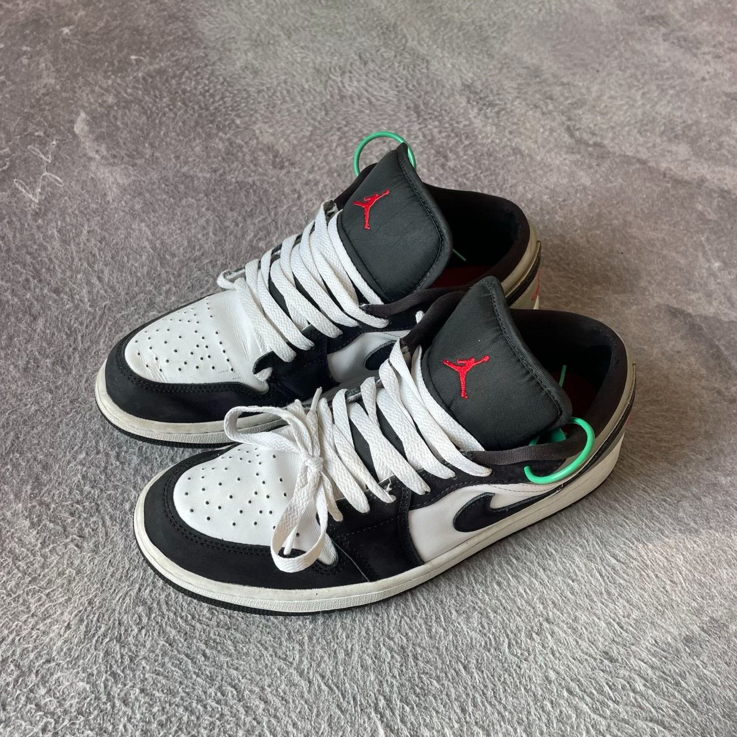 Nike Nike Black Lowtop Sneakers 42 Men Size US 9 / EU 42 - 1 Thumbnail