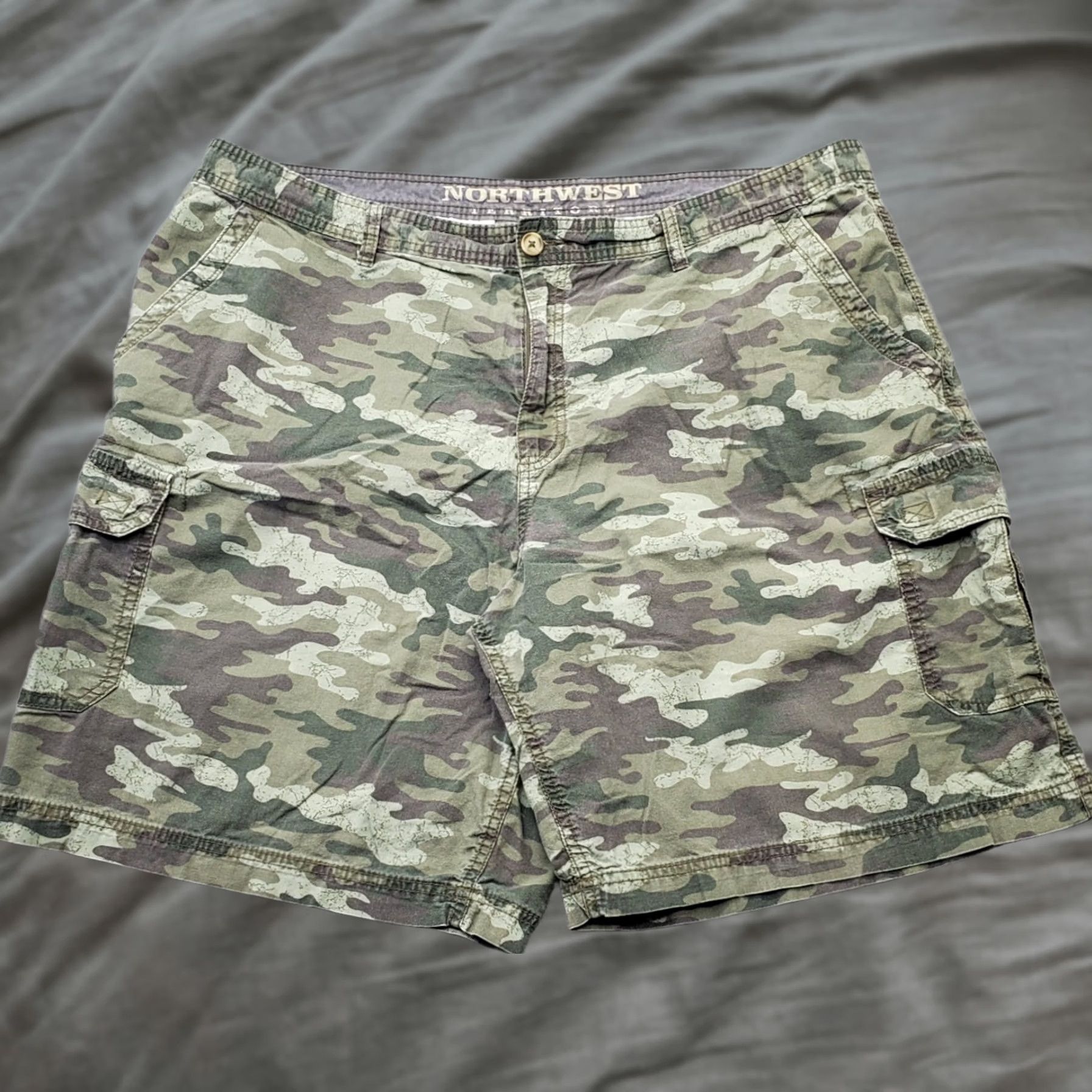 Vintage Northwest Territory Cargo Shorts Mens 42 Multi Camouflage Cotton Utility Pocket Shorts (Mens) Size US 42 / EU 58 - 1 Thumbnail