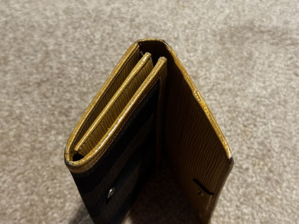 Fendi 100% Authentic Vintage FENDI Leather Bi-fold Wallet Size ONE SIZE - 3 Thumbnail
