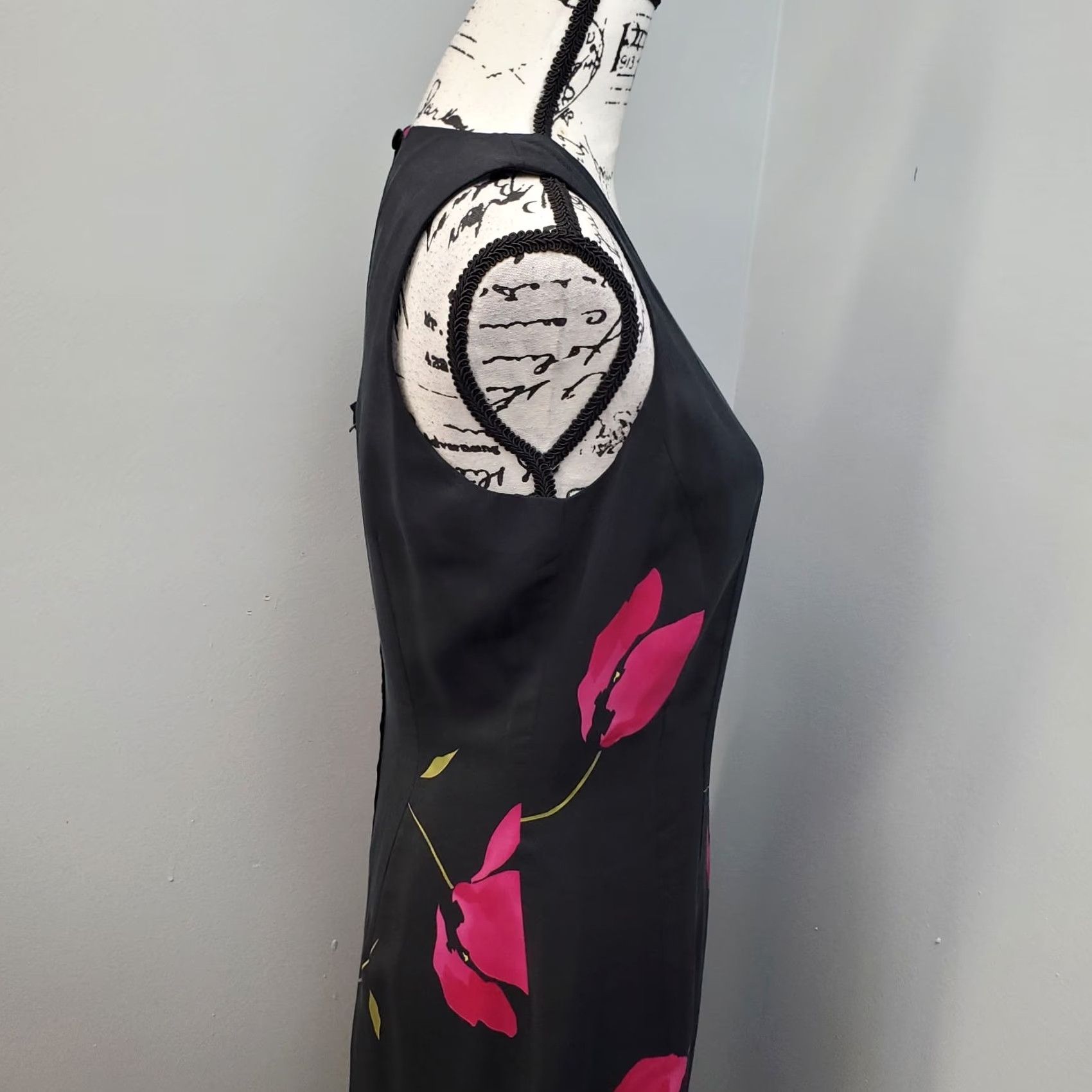 MAGGY LONDON Maggy London Womens Midi Dress 8 Black Floral Silk Round Neck Keyhole Back Zip VINTAGE? No, Regular? Size M / US 6-8 / IT 42-44 - 6 Thumbnail