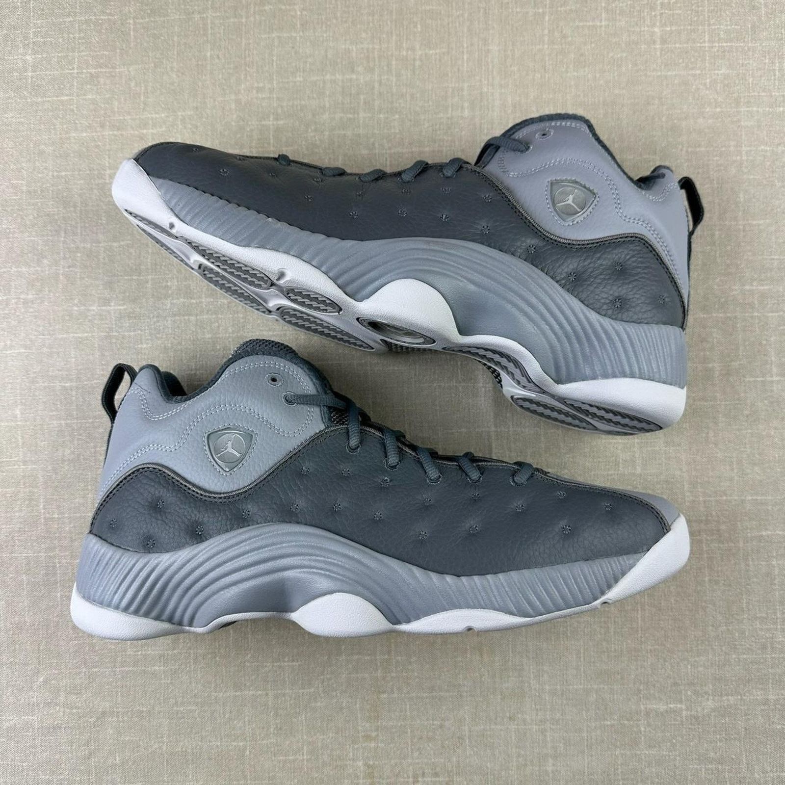 Jordan Brand 2016 Jordan Jumpman Team 2 “Cool Grey" Men 13 Size US 13 / EU 46 - 2 Thumbnail