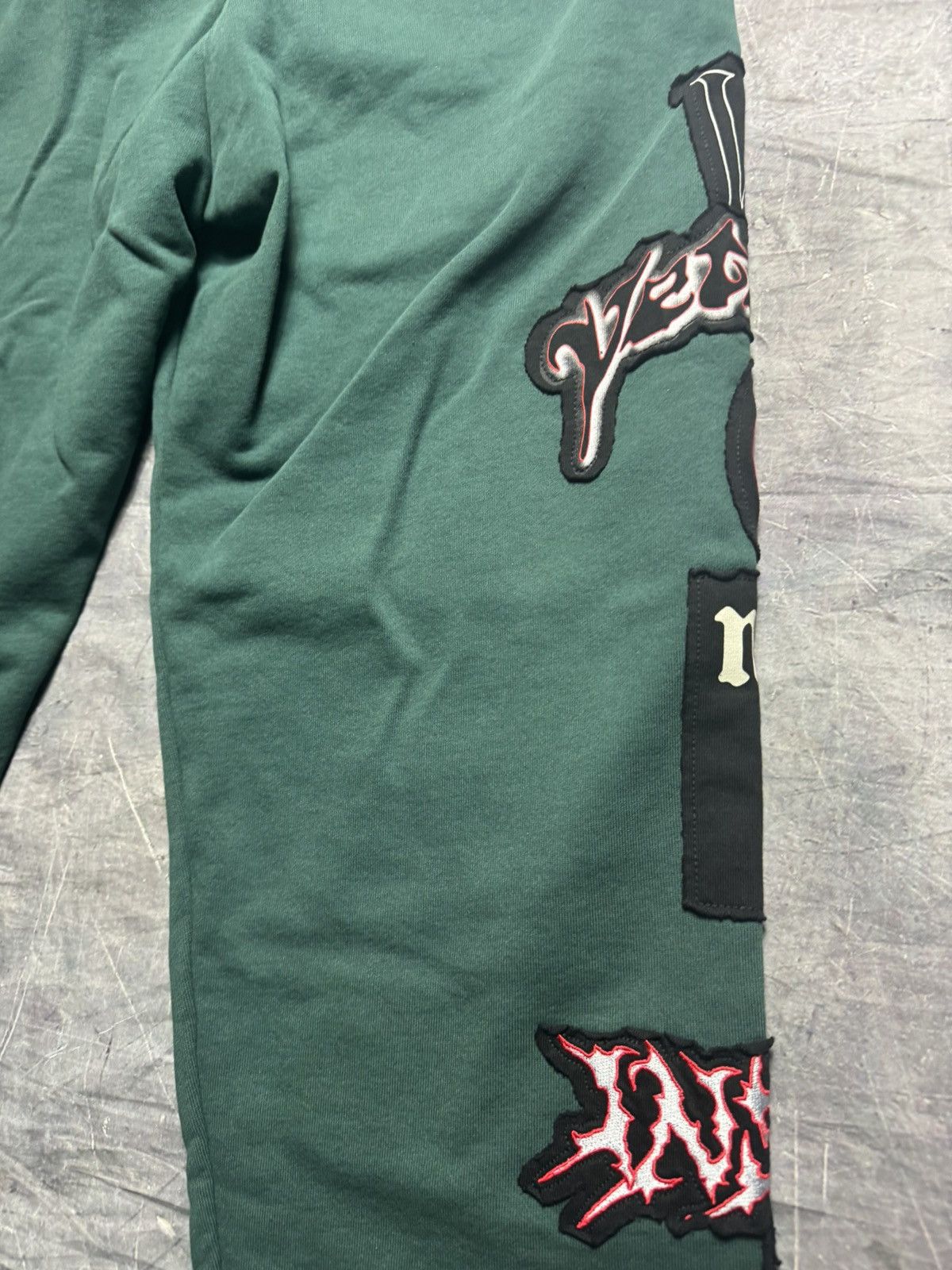 Vetements Vetements Metal Patchwork Sweatpants in Green Size US 36 / EU 52 - 6 Thumbnail
