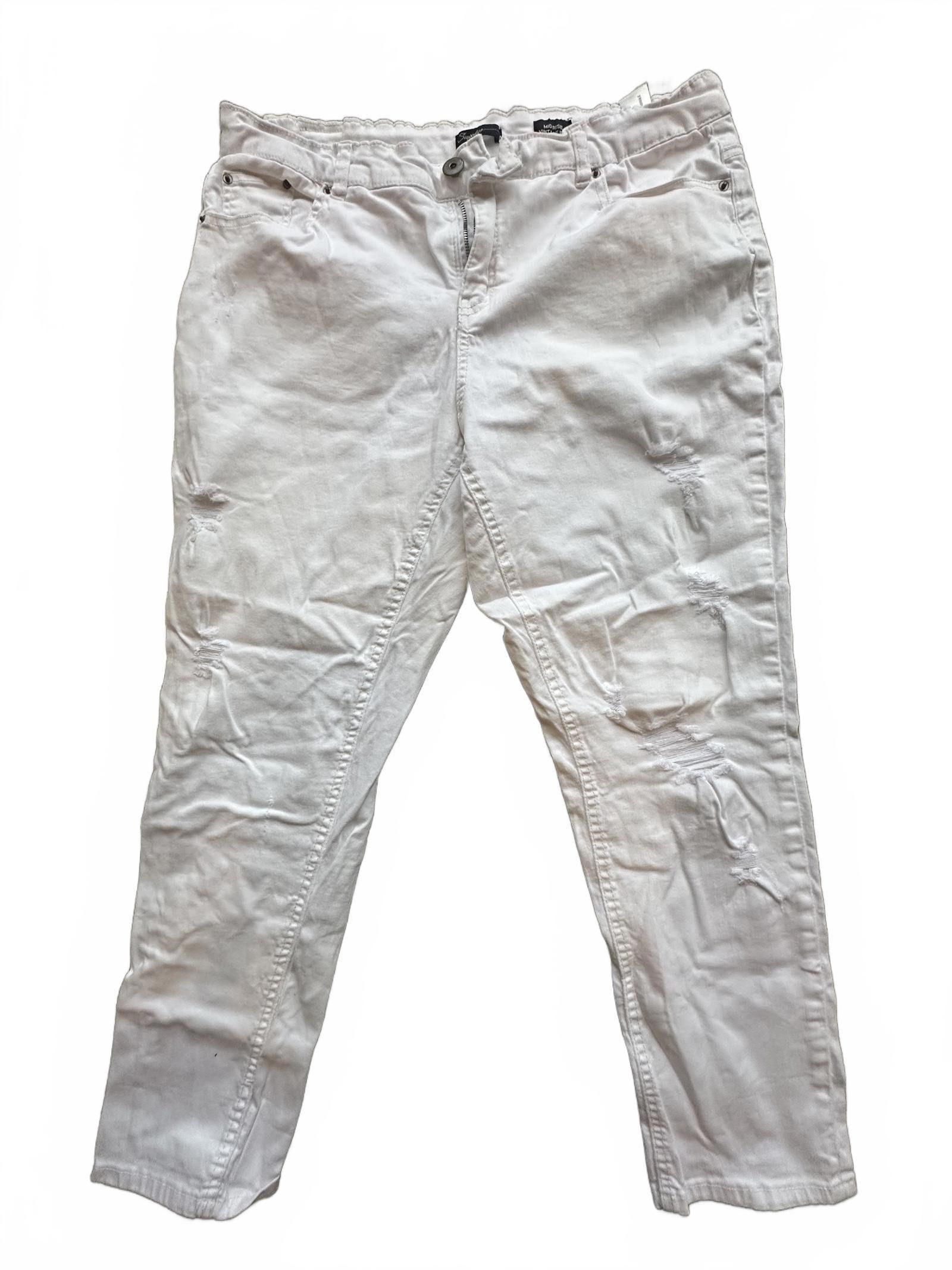Designer Supplies Mid Rise Vintage White Distressed Jeans size 16W Size 38" / US 16 / IT 52 - 1 Preview
