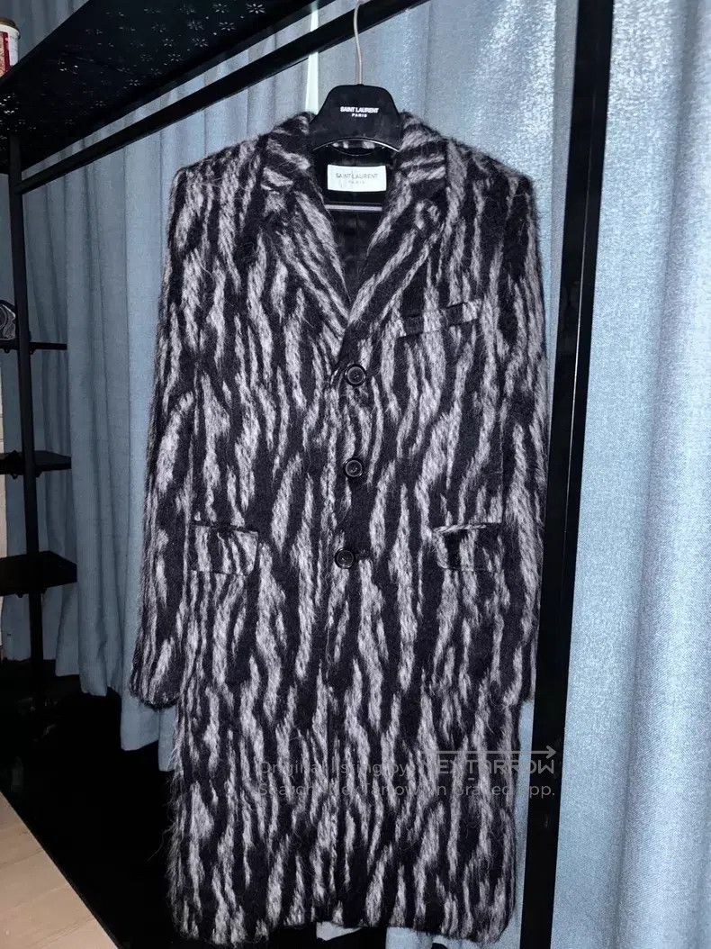 Saint Laurent Paris Saint Laurent Paris Black and grey fur coat Size US S / EU 44-46 / 1 - 1 Thumbnail