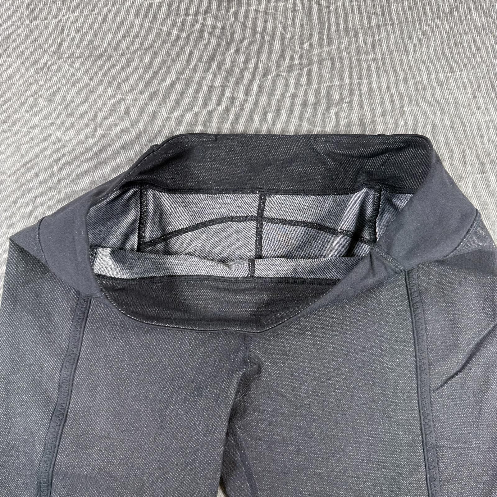 Lululemon Lululemon Women 12 Pants Black Dignity Crops Leggings Size 34" / US 12 / IT 48 - 2 Thumbnail