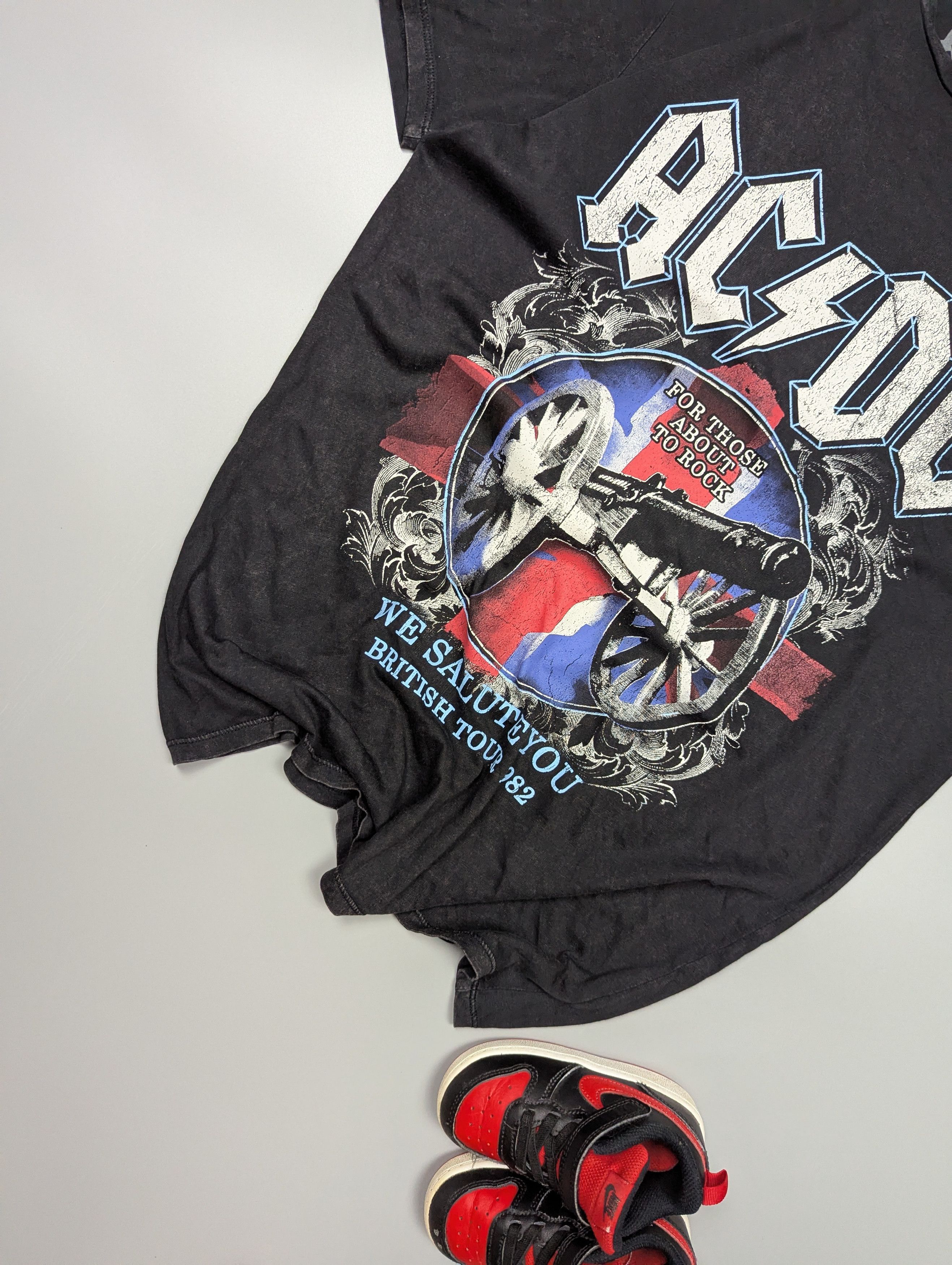 Band Tees AC/DC 1982 Tour Rock Tee Men's M Vintage Band Shirt Size US M / EU 48-50 / 2 - 4 Thumbnail