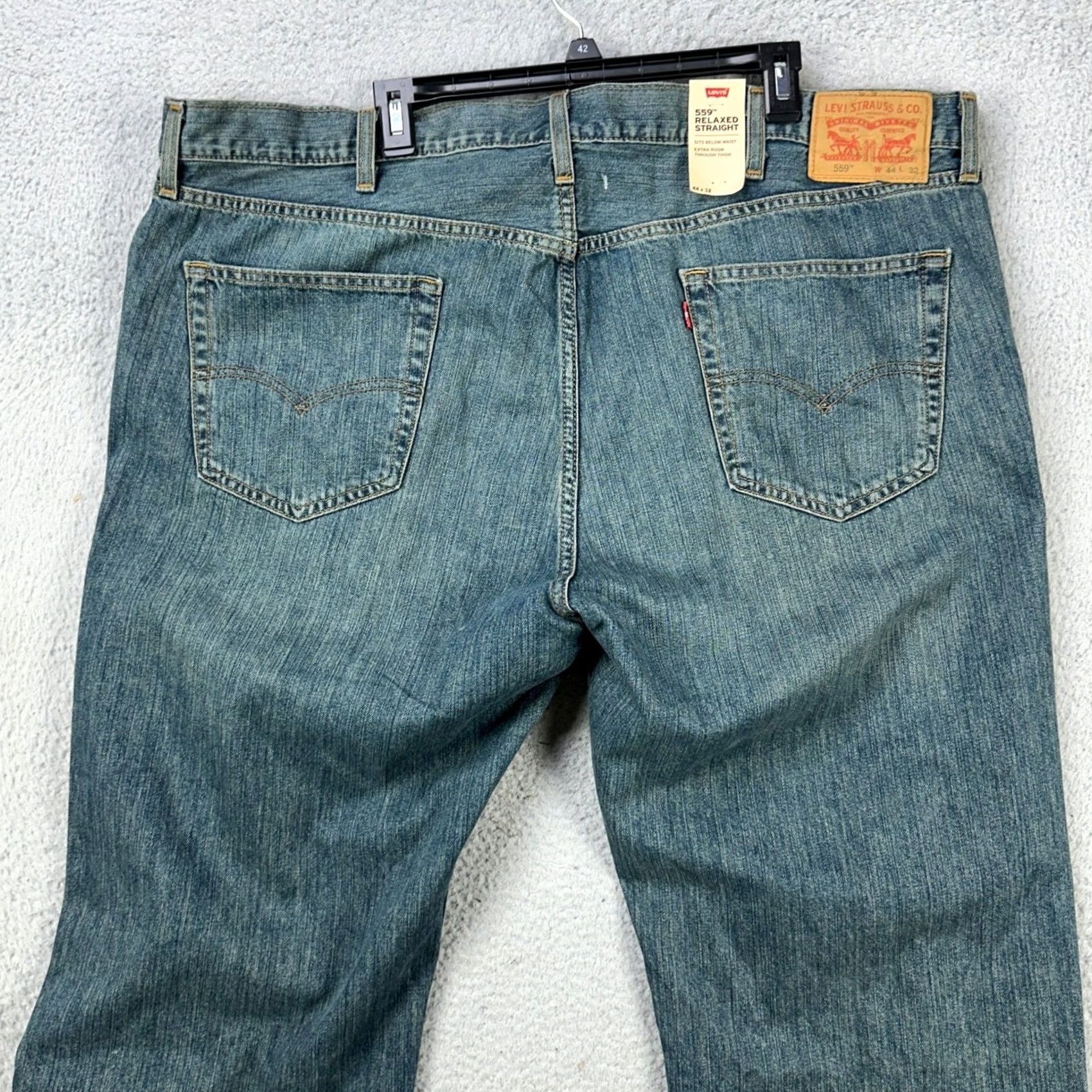 Levi's VINTAGE Levis 559 Men Relaxed Straight Jeans 44X32 Blue Distressed 5 Pockets Red Tab NEW Size US 44 / EU 60 - 2 Thumbnail