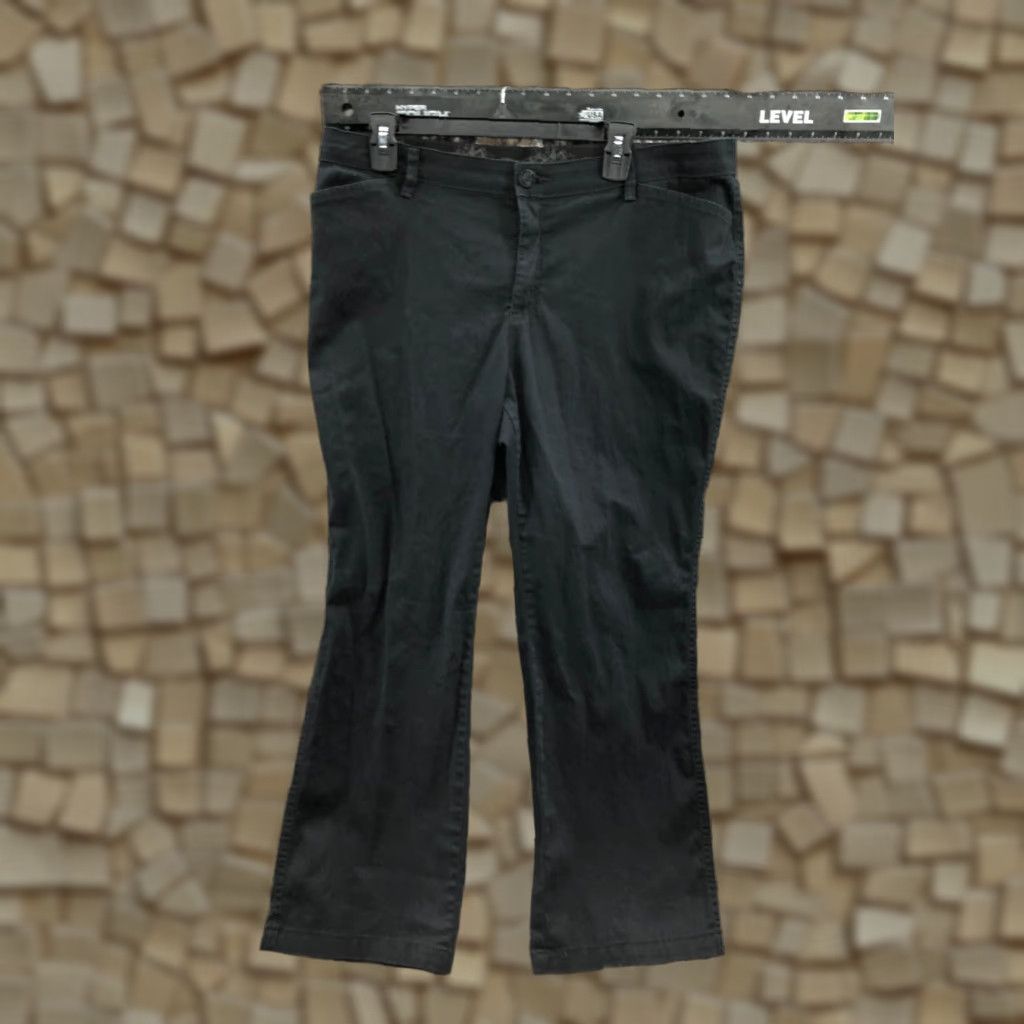 Lee Riders by Lee Straight Chino Pants 16P Petite Womens Black Size 38" / US 16 / IT 52 - 1 Thumbnail