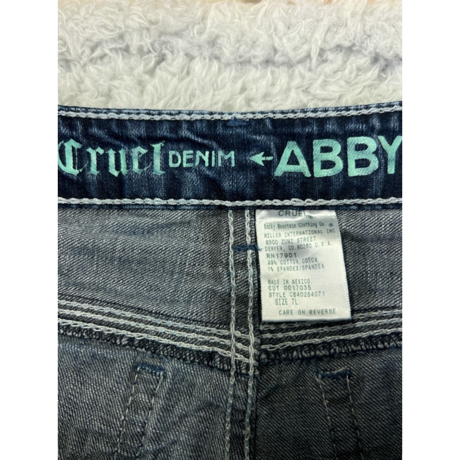 Denime Cruel Denim Jeans Bootcut Cruel Pants Womens 7 Blue Denim 29x32 Low Rise Embroidered Aztec 90s? No, but keep. Size 28" / US 6 / IT 42 - 6 Thumbnail