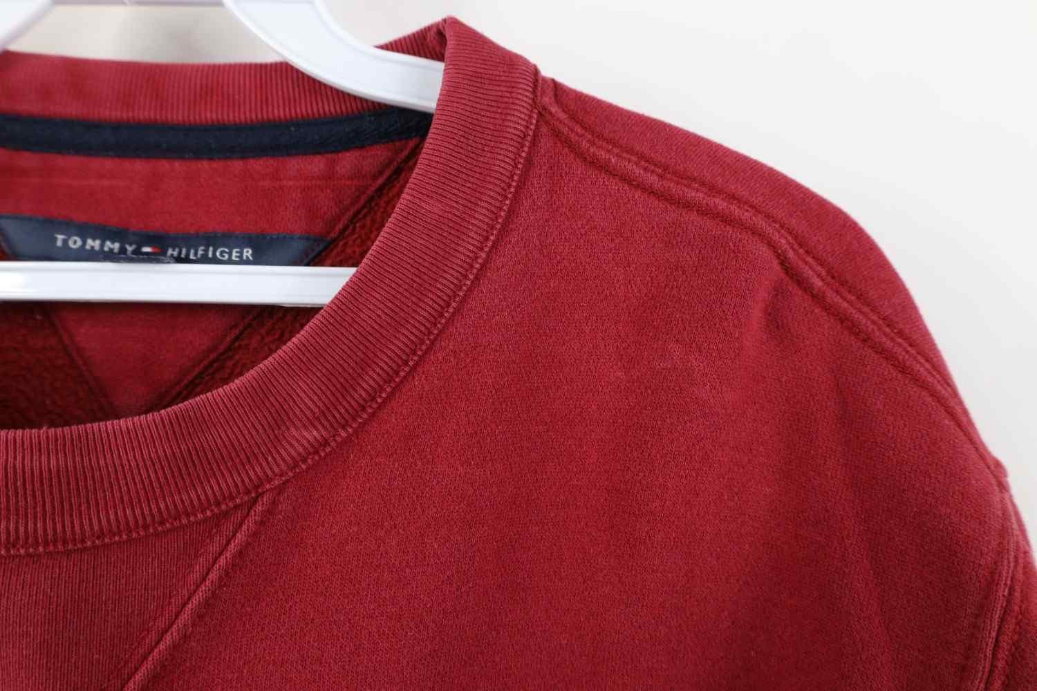 Tommy Hilfiger Vintage Y2K Tommy Hilfiger Spell Out Crewneck Sweatshirt Red Size US L / EU 52-54 / 3 - 9 Thumbnail