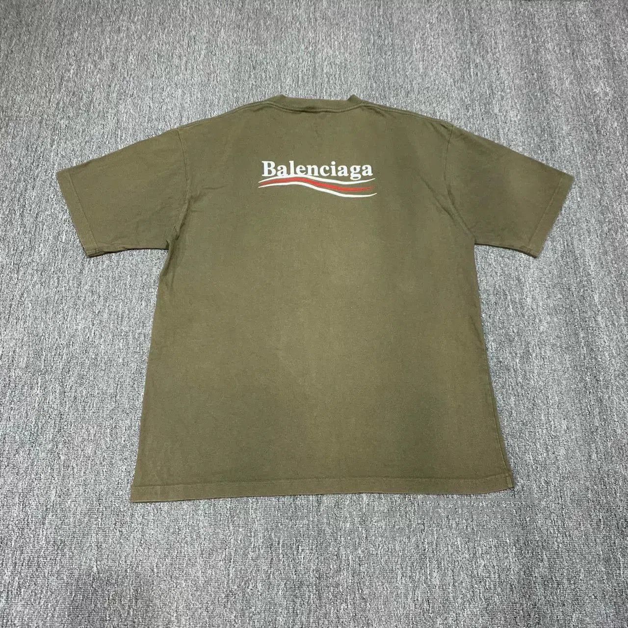 Balenciaga balenciaga green embroidered short sleeve shirt. Size US M / EU 48-50 / 2 - 2 Thumbnail
