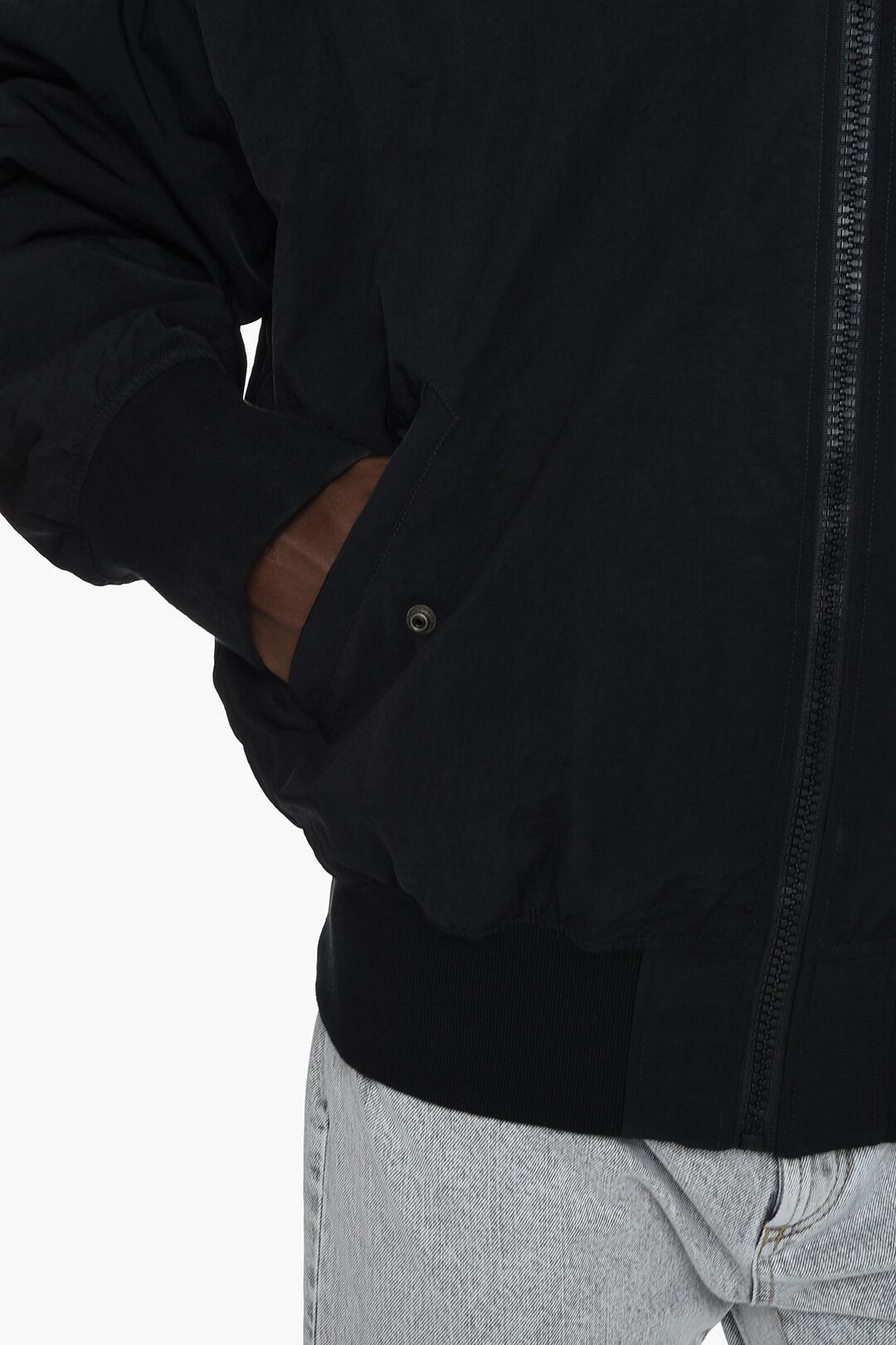 Moschino o1y0225 Logo Bomber Jacket in Black Size US M / EU 48-50 / 2 - 3 Thumbnail