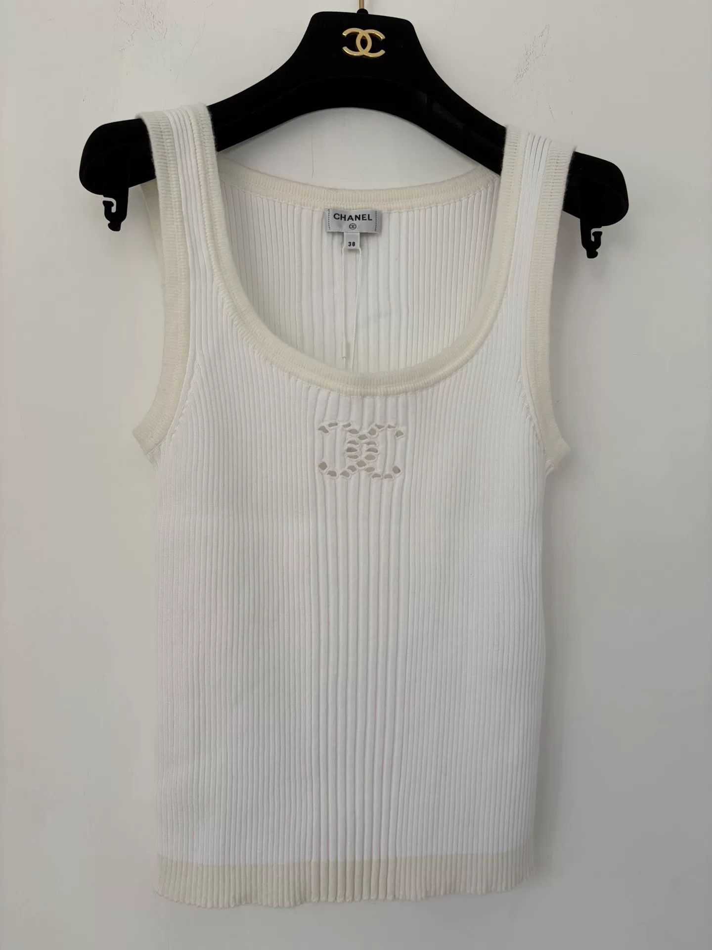 Chanel Chanel 25C White CC Cutout Knit Tank Size US XS / EU 42 / 0 - 1 Thumbnail