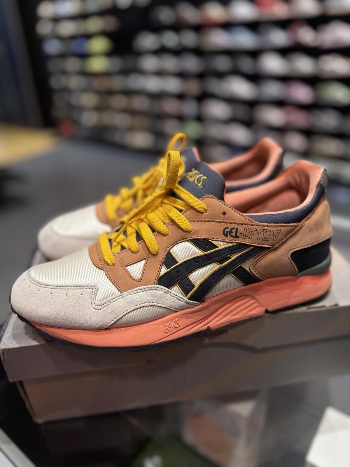 Asics ASICS GEL-Lyte V x Ubiq Midnight Bloom 2014 Size US Men’s 12 Size US 12 / EU 45 - 6 Thumbnail
