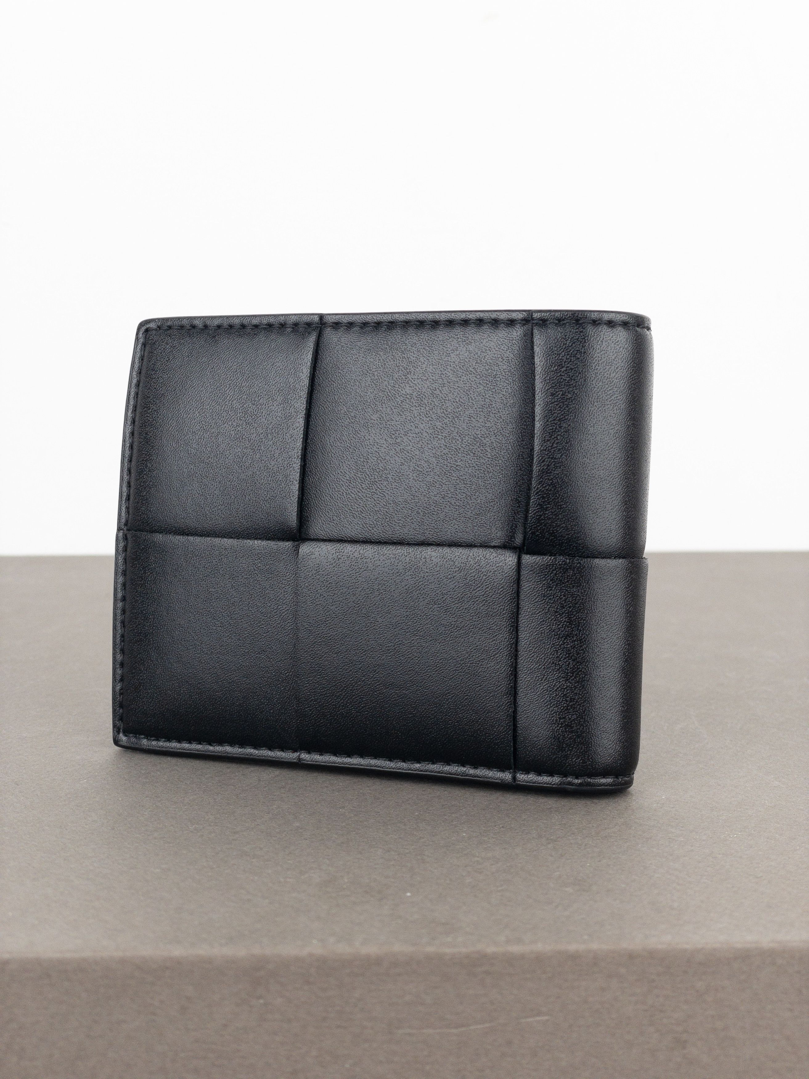 Bottega Veneta Bottega Veneta Cassette Bi-Fold Wallet Leather Black Size ONE SIZE - 15 Thumbnail