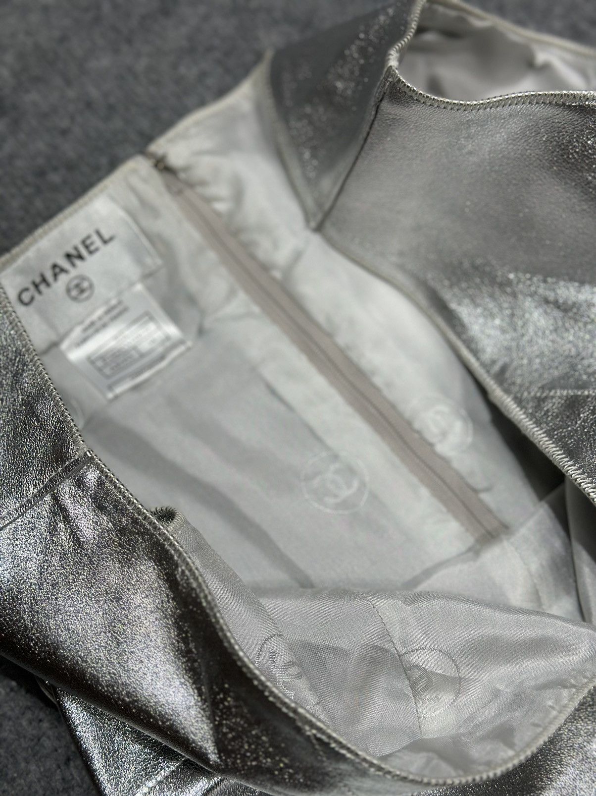 Chanel × Vintage Chanel Fall 1999 Leather & Silk Dress Size XS / US 0-2 / IT 36-38 - 6 Thumbnail
