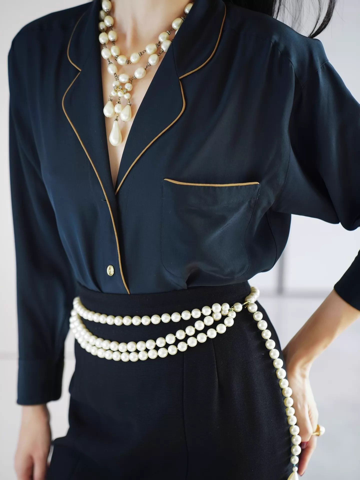 Chanel Chanel Vintage Silk Matte Black Contrast Trim Collar Shirt Size XS / US 0-2 / IT 36-38 - 1 Thumbnail