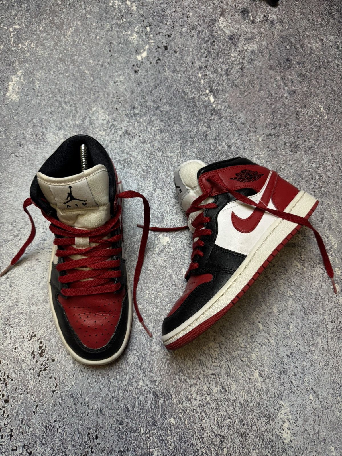 Nike 💥STREETWEAR NIKE AIR JORDAN 1 MID ALTERNATE BRED WMNS Size US 6 / IT 36 - 2 Thumbnail