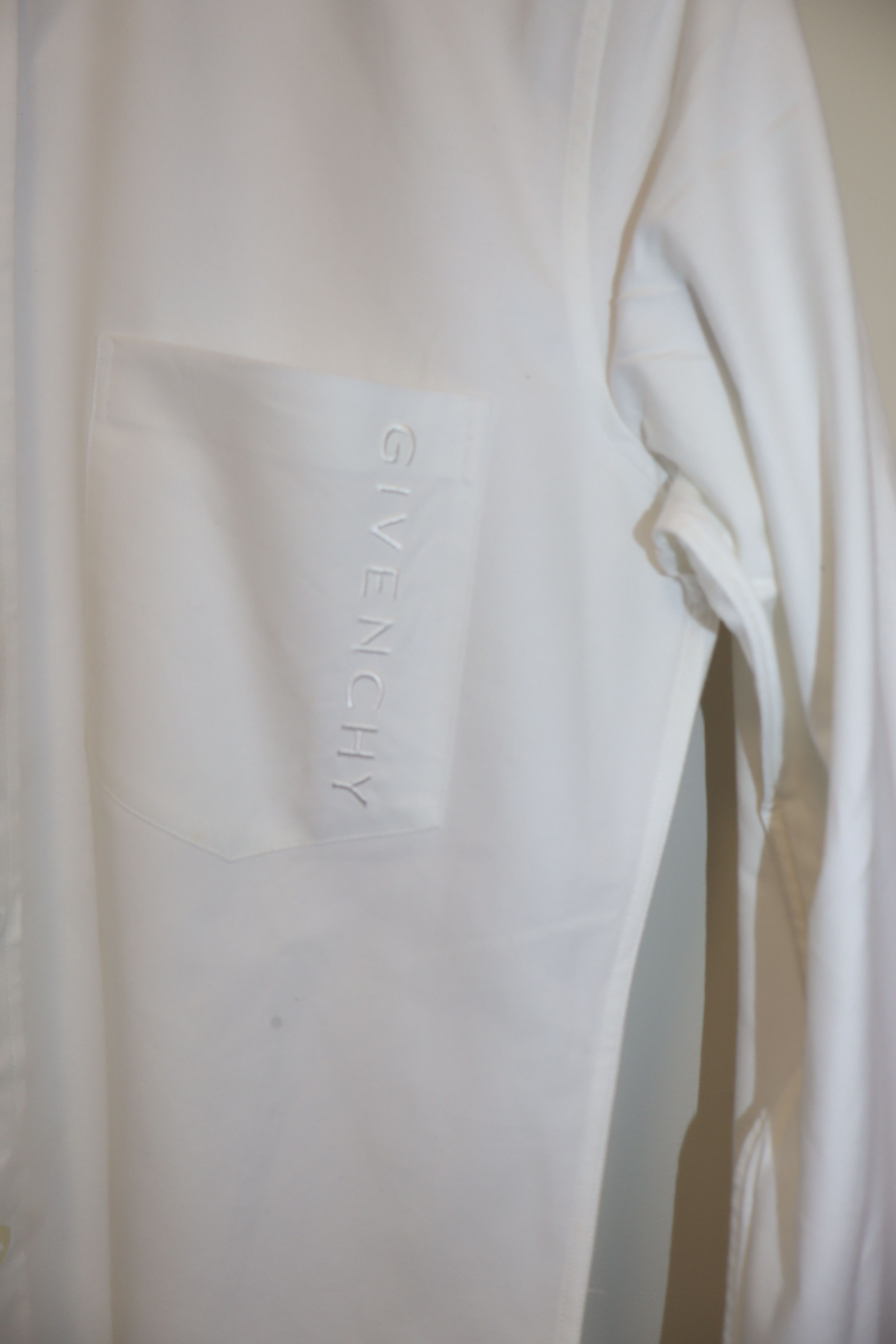 Givenchy Embroidered logo pocket shirt Size US S / EU 44-46 / 1 - 3 Thumbnail