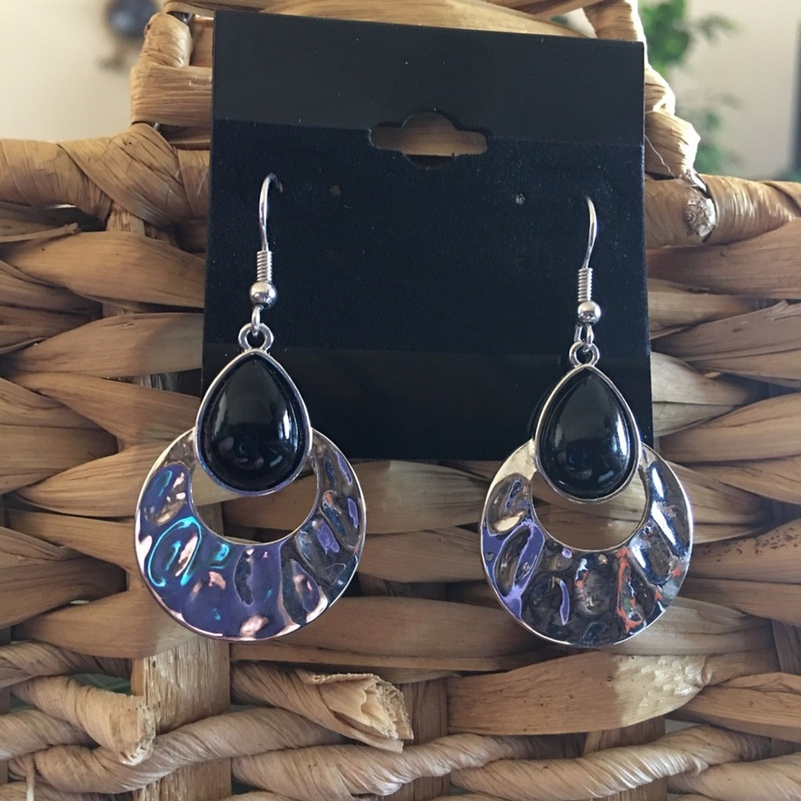 Jewelry Hammered Silver Tone Disc Black Glass Earrings, Women's