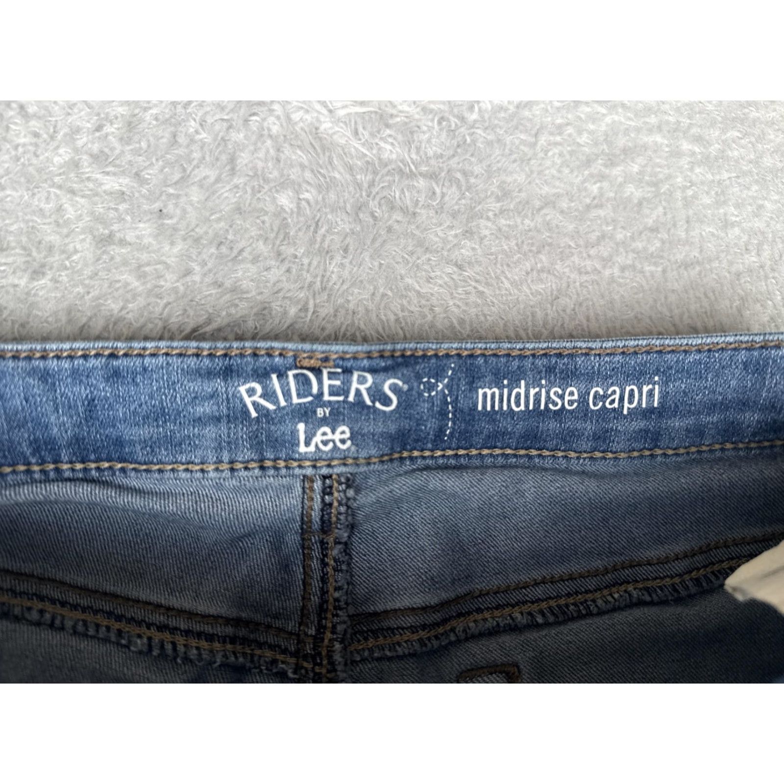 Vintage Riders by Lee Capri Jeans Womens 12 Blue Mid Rise Stretch Denim Zip Fly 5-Pocket Button Regular Size 34" / US 12 / IT 48 - 6 Thumbnail
