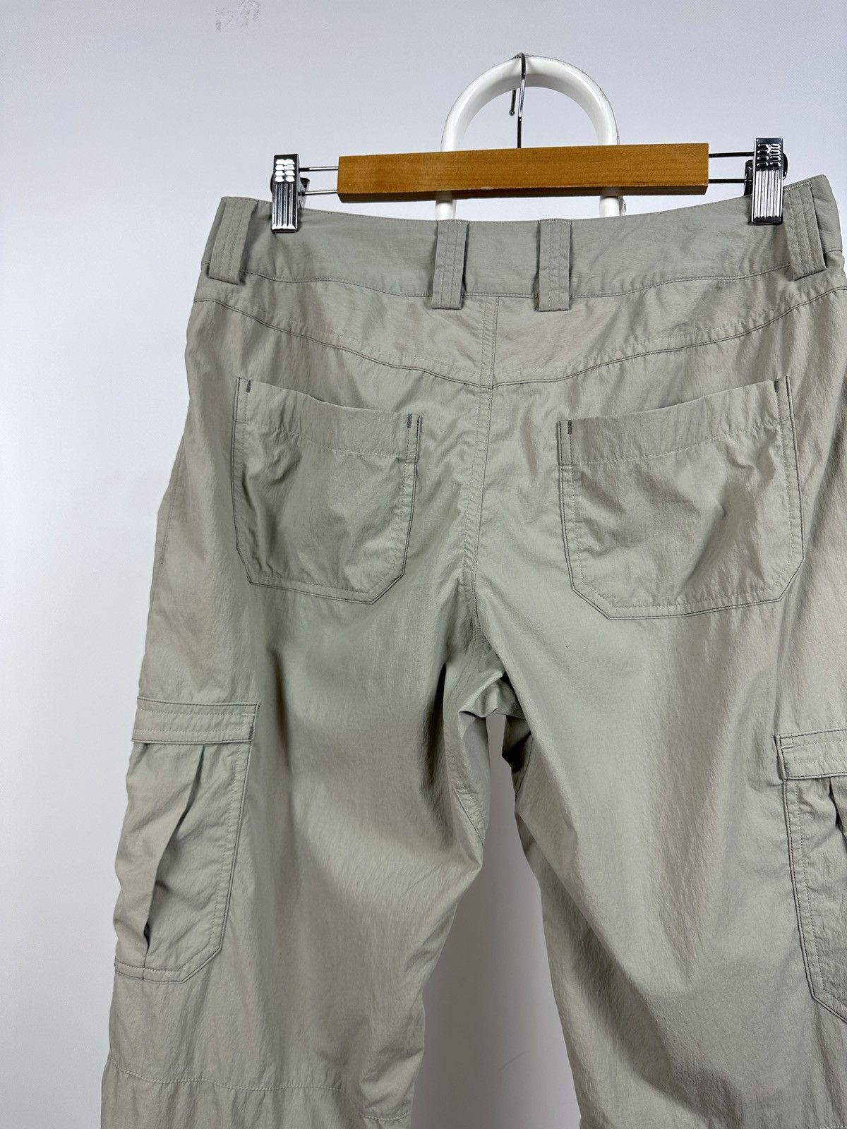 Arc'teryx Vintage Arcteryx Nylon Light Grey Cargo Pants Travis Style Size US 31 - 15 Thumbnail