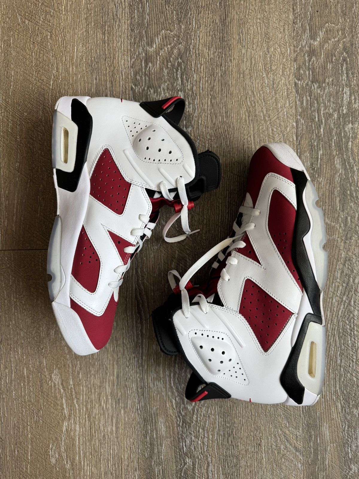 AJ6 HIGH OG Carmine Footwear