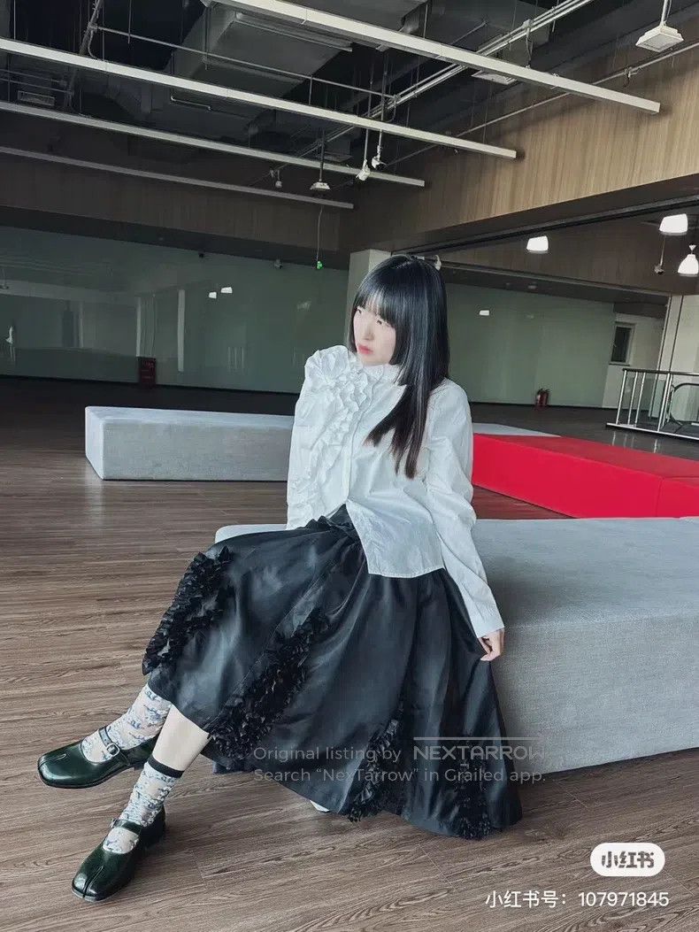 Comme des Garcons Comme Des Garcons size XS Pinch flower main skirt Size 23" - 2 Thumbnail