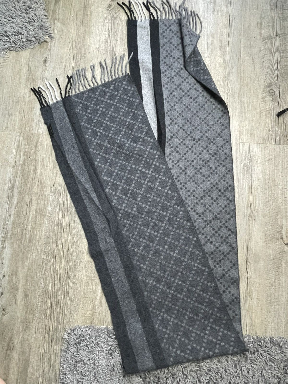 Gucci Vintage Gucci diamond monogram pint Scarf Size ONE SIZE - 1 Thumbnail