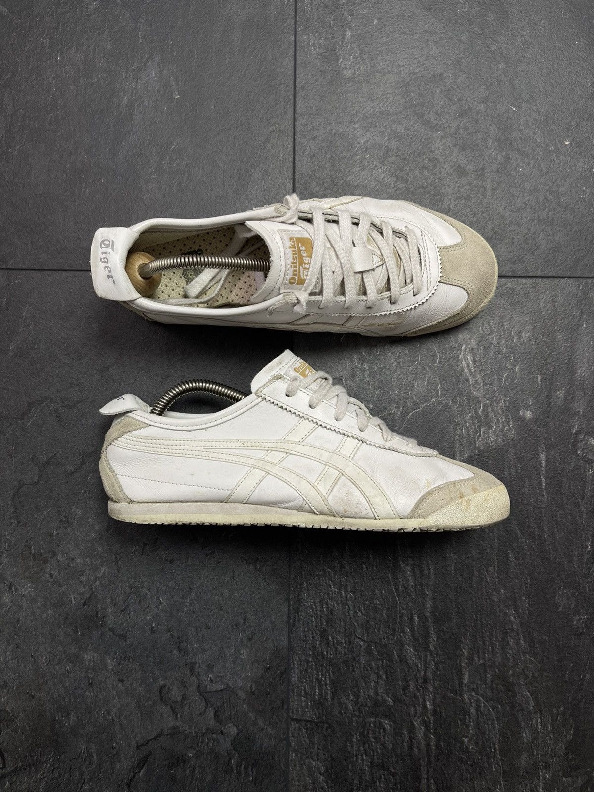 Vintage asics onitsuka tiger leather sneakers