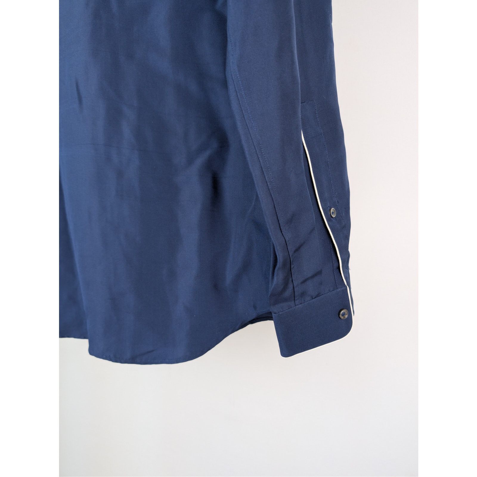 Valentino o1rshd1 CC20 silk piped Button up Shirt in Navy Blue Size US S / EU 44-46 / 1 - 13 Thumbnail