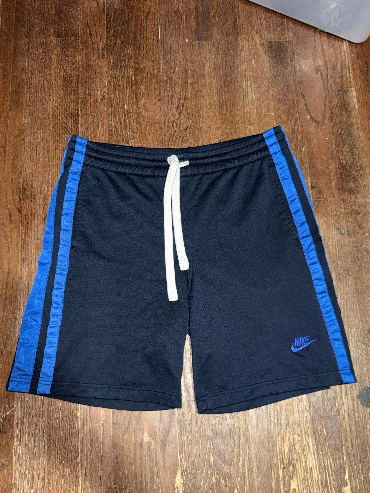 Nike Nike Grey Tag Blue Stripe Mesh Shorts Rare Mens MD Size US 32 / EU 48 - 2 Thumbnail
