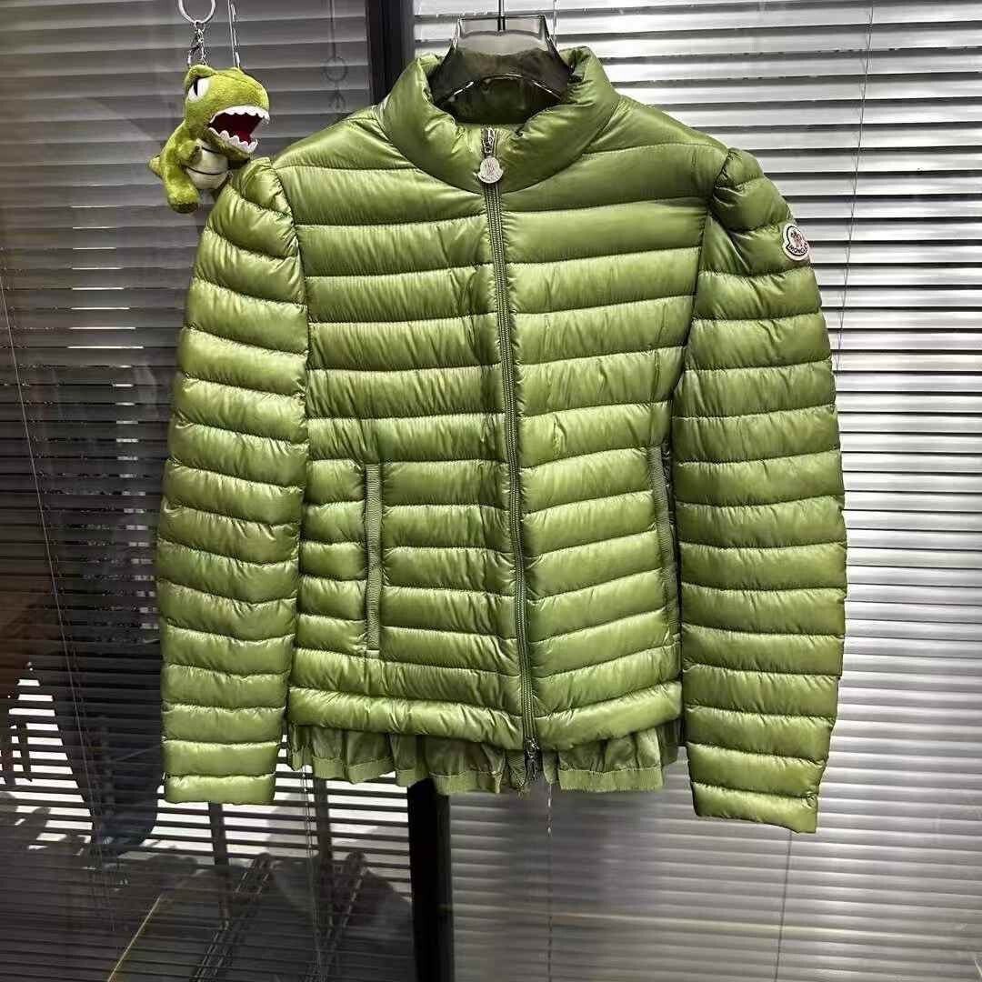 Moncler Moncler Green Logo Hem Down Jacket Size L / US 10 / IT 46 - 1 Thumbnail