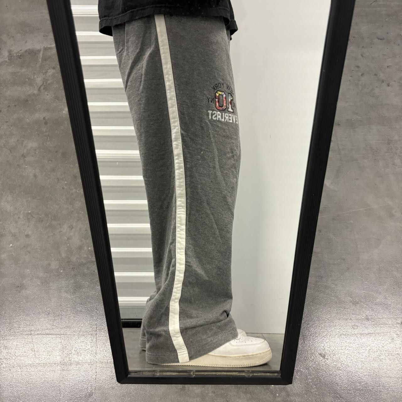 Everlast Crazy Vintage Y2K/2000s Super Baggy Wideleg Striped Grey Everlast Sweatpants! Size US 34 / EU 50 - 1 Thumbnail