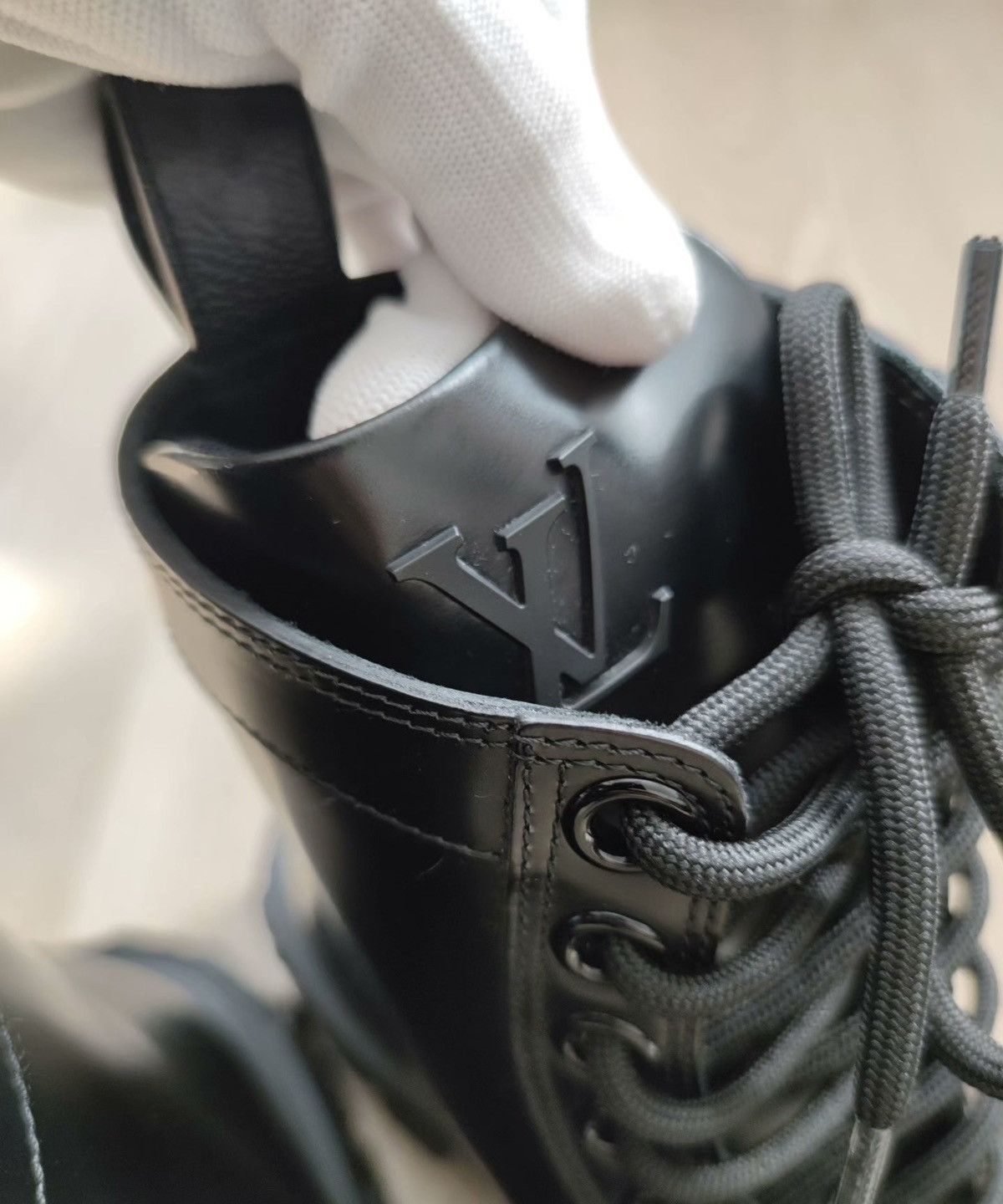 Louis Vuitton Louis Vuitton 10 Baroque Ranger Boots Black Calf Leather Size US 10 / EU 43 - 9 Thumbnail