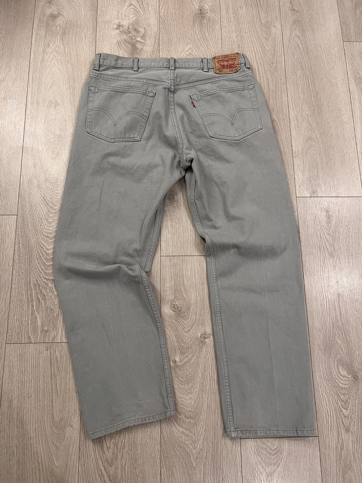 Levi's × Vintage Vintage Levi’s 505 Light Wash Denim Jeans y2k 2000s 00s Size US 36 / EU 52 - 1 Thumbnail