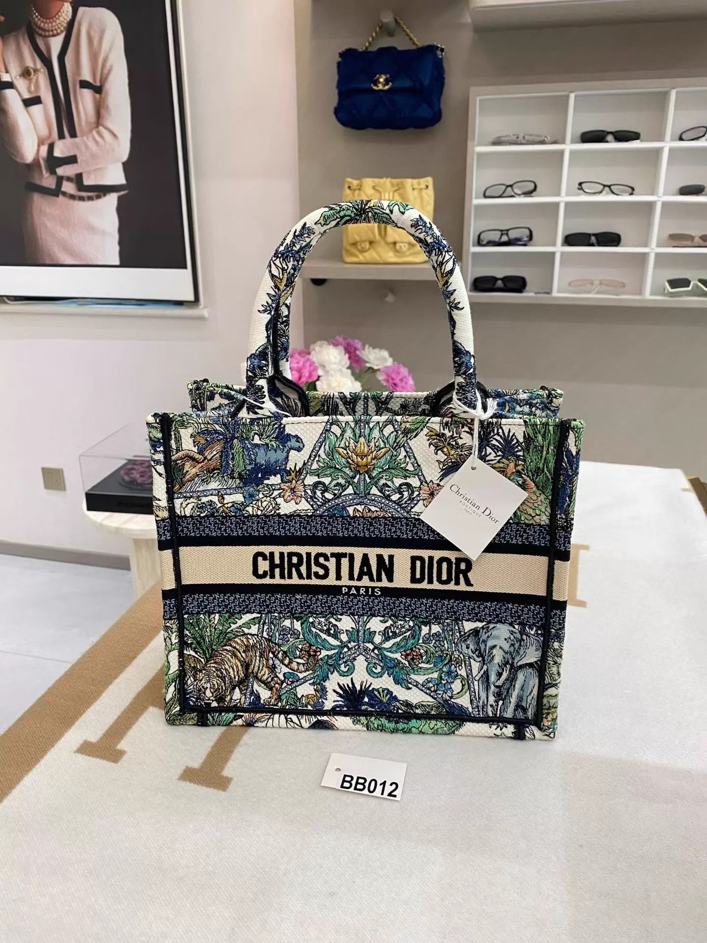 Dior Dior Book Tote Embroidered Animal Floral Canvas Size ONE SIZE - 3 Thumbnail